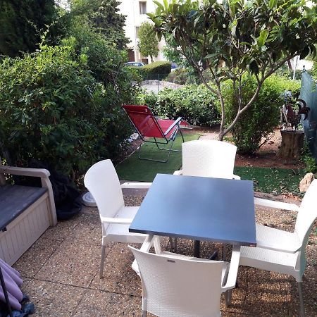T2, Jardin, Veranda Chambre, Climatisation, Parking Privatif, Proche A Pied Centre, Plage, Gare, Pour 3 Adultes Ou 2 Adultes Avec 2 Enfants Bandol Exteriör bild
