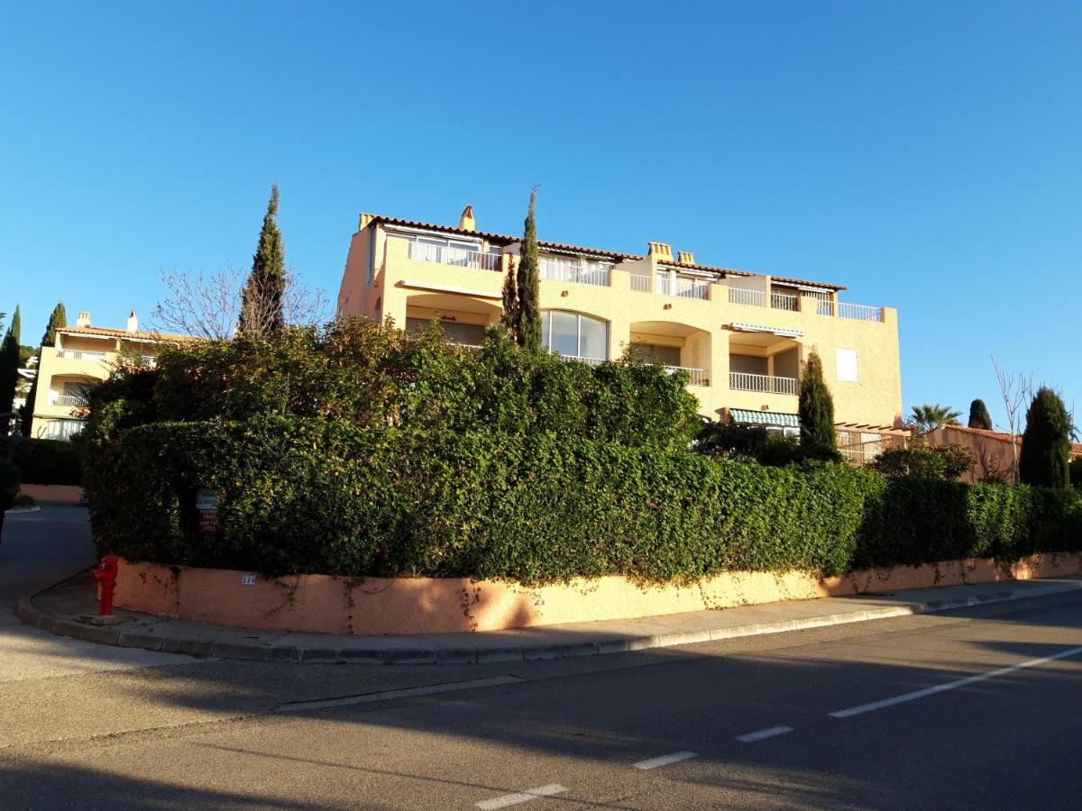 T2, Jardin, Veranda Chambre, Climatisation, Parking Privatif, Proche A Pied Centre, Plage, Gare, Pour 3 Adultes Ou 2 Adultes Avec 2 Enfants Bandol Exteriör bild